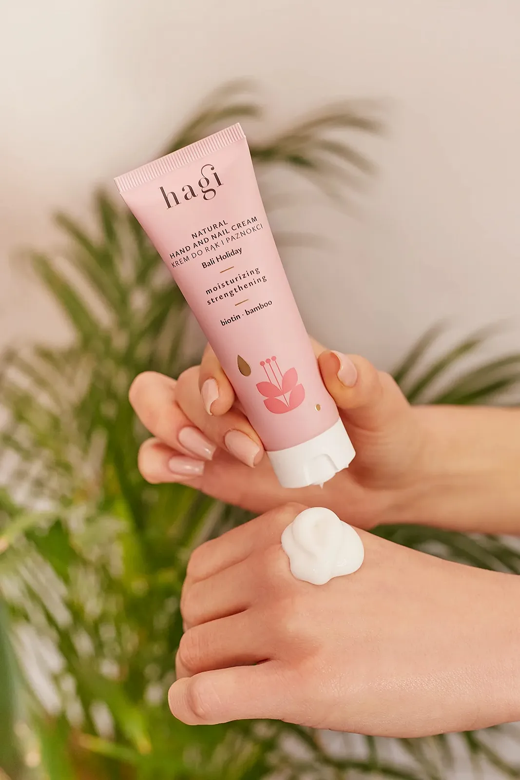 Крем для рук та нігтів Hagi Bali Holiday Натуральний з біотином, екстрактом огірка, 50 мл, фото №4 Крем для рук та нігтів Hagi Bali Holiday Натуральний з біотином, екстрактом огірка, 50 мл, фото №4