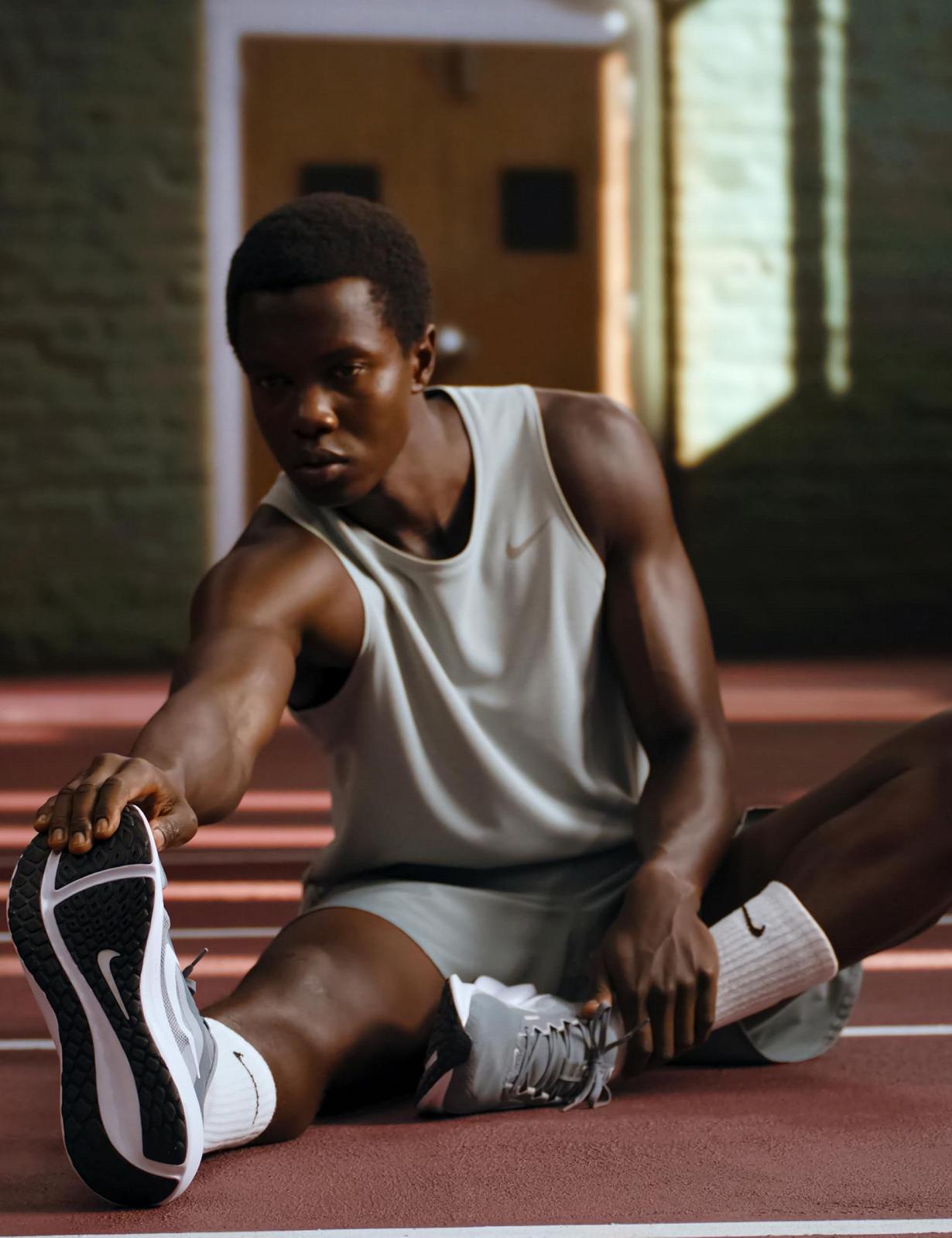 Кросівки Nike Downshifter 13 для бігу по шосе, фото №2 Кросівки Nike Downshifter 13 для бігу по шосе, фото №2