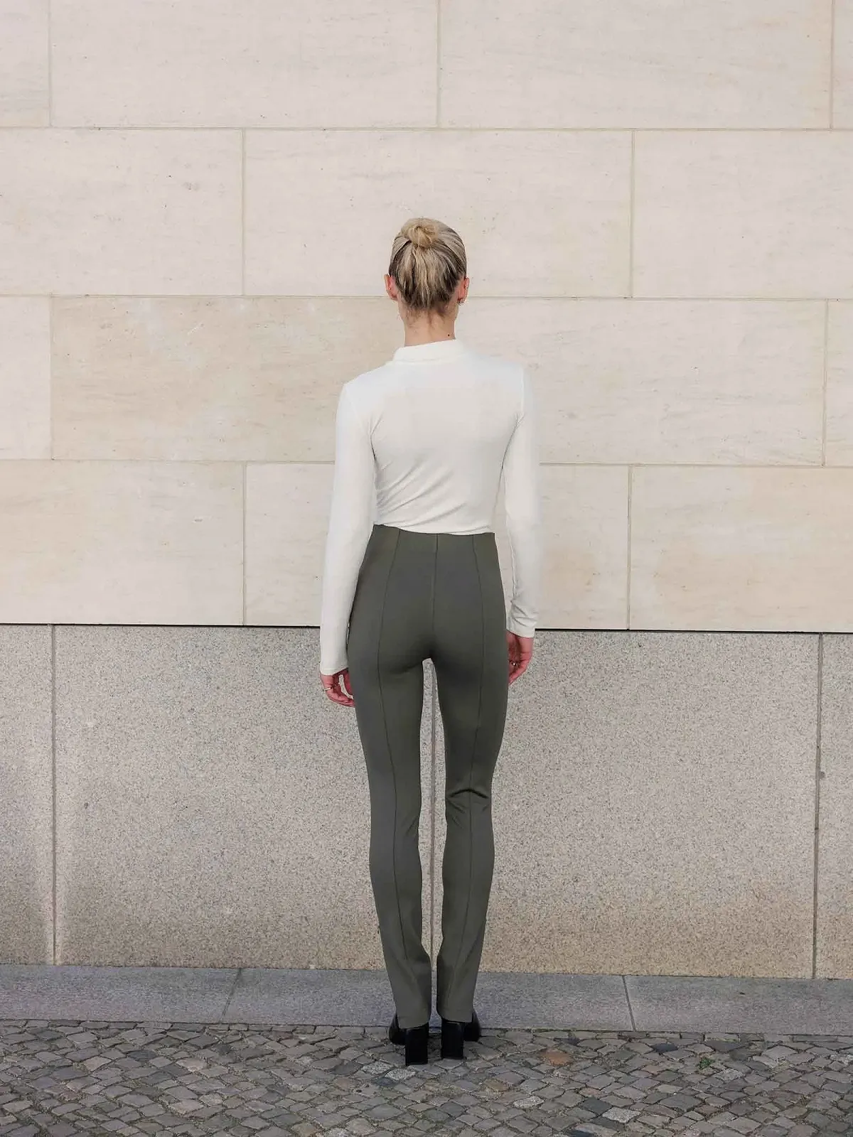 Жіночі легінси Les Lunes Grape Leaf - XS, фото №3 Жіночі легінси Les Lunes Grape Leaf - XS, фото №3