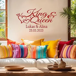 Наклейка на стіну tjapalo King & Queen з ім'ям та датою 100 x 58 см Чорна synthetic.ua - Фото 1