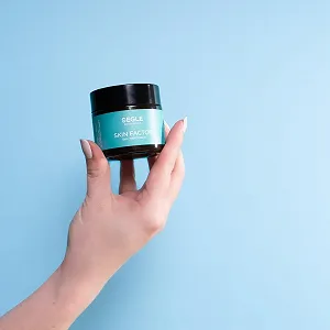 Крем для обличчя Segle Clinical Skin Factor Regenerating регенерувальний проти зморшок для чутливої шкіри 50 мл ціна на synthetic.ua - Фото 1 Крем для обличчя Segle Clinical Skin Factor Regenerating регенерувальний проти зморшок для чутливої шкіри 50 мл synthetic.ua - Фото 1