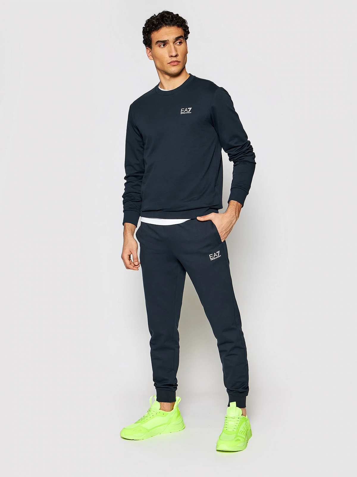 Куртка EA7 Emporio Armani Спортивні штани L, фото №2