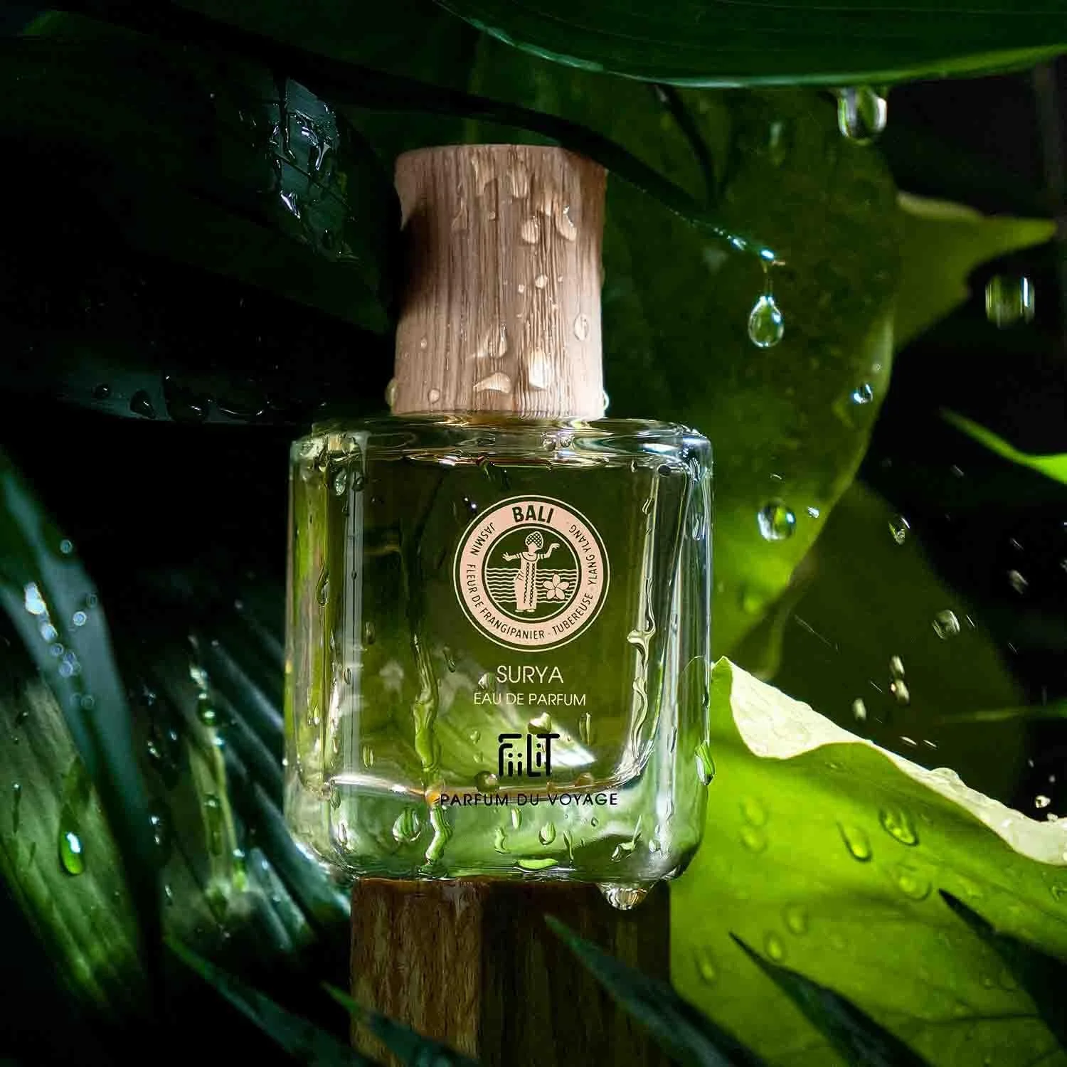 Парфюмированная вода FiiLiT parfum du voyage Surya Bali 50мл Floral Oriental, фото №3 Парфюмированная вода FiiLiT parfum du voyage Surya Bali 50мл Floral Oriental, фото №3