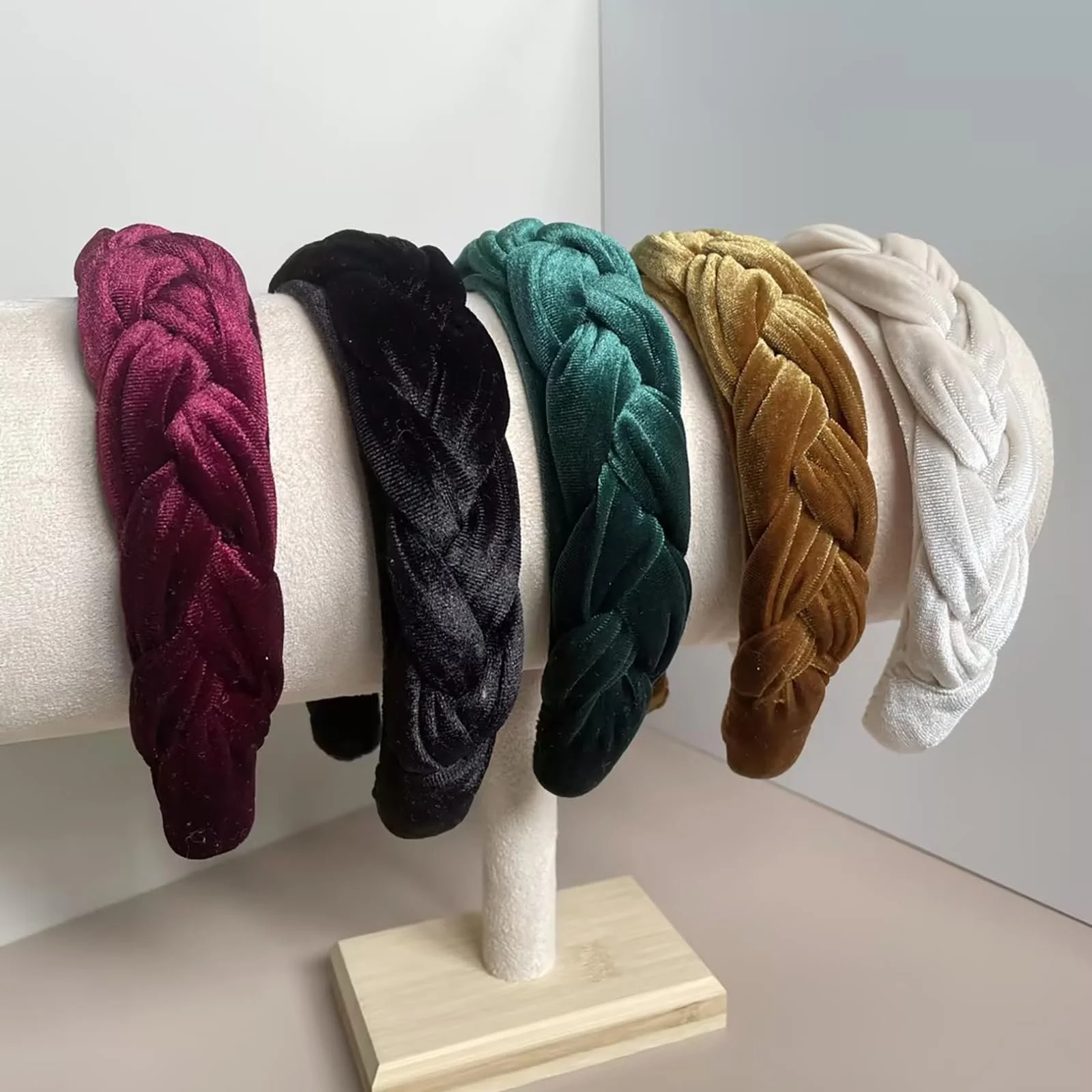 Обруч оксамитовий плетений для волосся жіночий, бежевий, фото №6 Обруч оксамитовий плетений для волосся жіночий, бежевий, фото №6