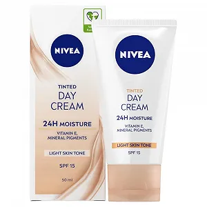 Денний крем NIVEA Tinted Moisturising 4-Pack 4 x 50 мл Vitamin E SPF 15 - Фото 1