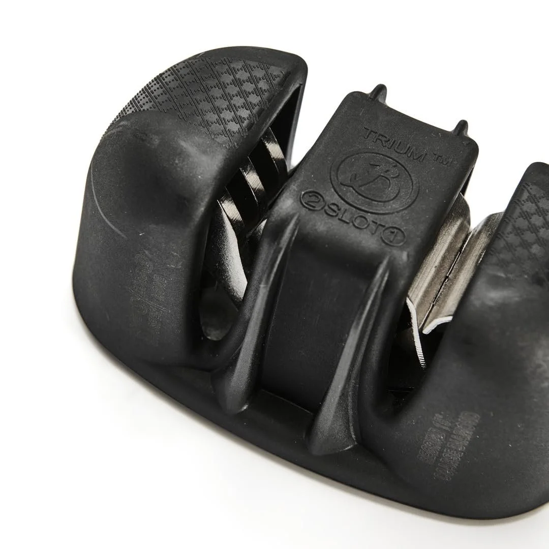 Ручная точилка De Buyer Trium 3-ступенчатая стальная черная 15,6 x 10,21 x 6,4 см, фото №3 Ручная точилка De Buyer Trium 3-ступенчатая стальная черная 15,6 x 10,21 x 6,4 см, фото №3