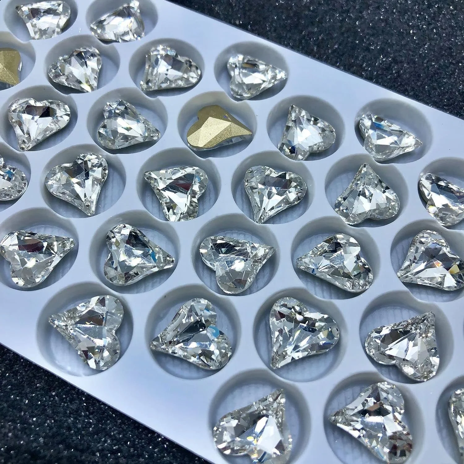 Стрази Nagel Reize Кристали серії Nagelkunst великі кручені серцеподібні 12 x 13 мм (червоний) (Колір: Прозорий), фото №1