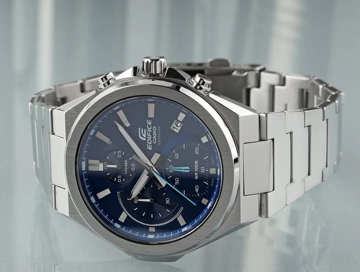 Чоловічий наручний годинник Casio EFB-700D-2AVUEF / Сріблястий / Синій екран, фото №2