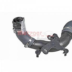 Патрубок интеркулера METZGER 2400616 оригинальная запчасть для RENAULT, интеркулер synthetic.ua - Фото 1