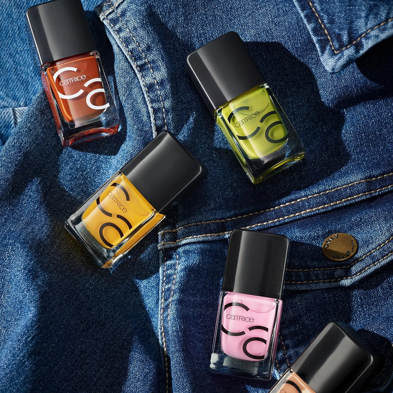 Гель-лак Catrice ICONAILS 177 My Berry First Love, ягодный оттенок, 10.5 мл, фото №9 Гель-лак Catrice ICONAILS 177 My Berry First Love, ягодный оттенок, 10.5 мл, фото №9