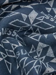 Шарф GUESS JEANS / Темно-синій / ONE SIZE ціна на synthetic.ua - Фото 1 Шарф GUESS JEANS / Темно-синій / ONE SIZE synthetic.ua - Фото 1