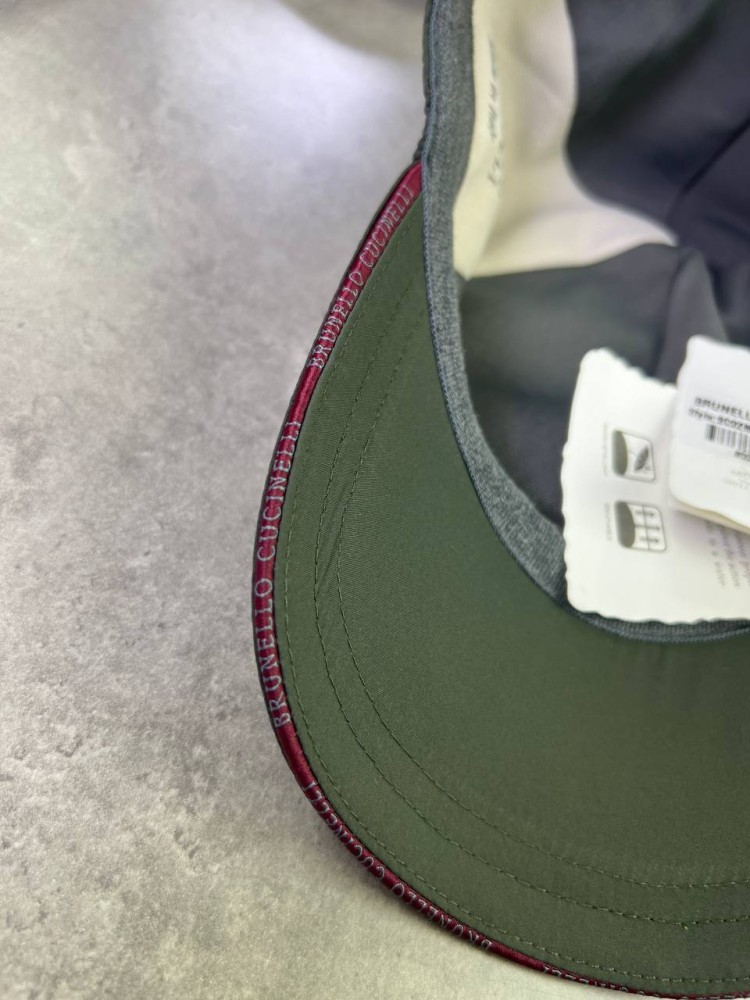 Кепка Brunello Cucinelli темно-сіра з червоним логотипом gu596, фото №8 Кепка Brunello Cucinelli темно-сіра з червоним логотипом gu596, фото №8