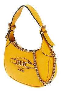 Жіноча сумка Guess Malva / Зі штучної шкіри / У формі півмісяця / З ланцюжком та знімним ремінцем / Жовтий synthetic.ua - Фото 1