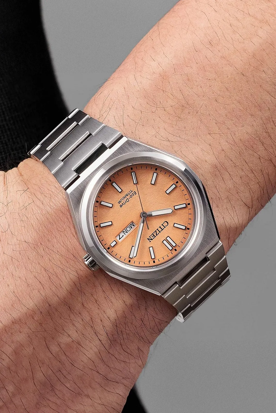 Часы Citizen AW0130-85ZE, фото №5 Часы Citizen AW0130-85ZE, фото №5