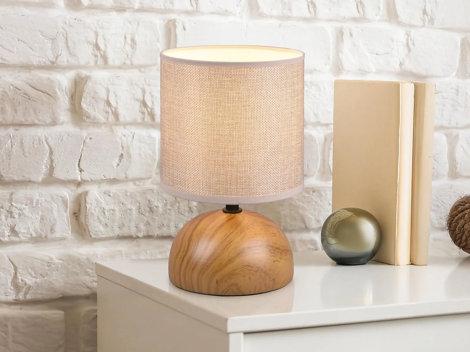 Настільна лампа маленька 23 см з керамічною основою під дерево тканинний абажур бежева, фото №6
