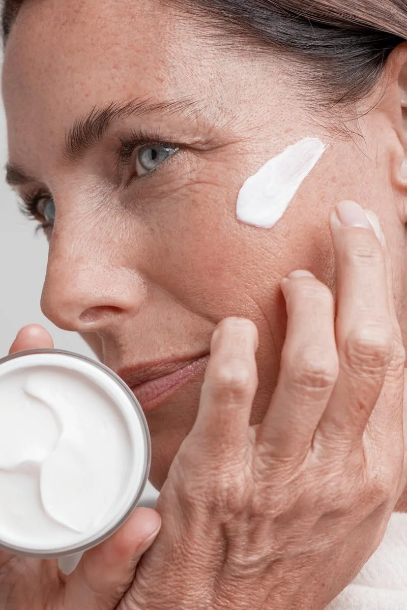 Денний крем для обличчя Nivea Vital Soy Protective зміцнювальний SPF 30, 50 мл, фото №4 Денний крем для обличчя Nivea Vital Soy Protective зміцнювальний SPF 30, 50 мл, фото №4