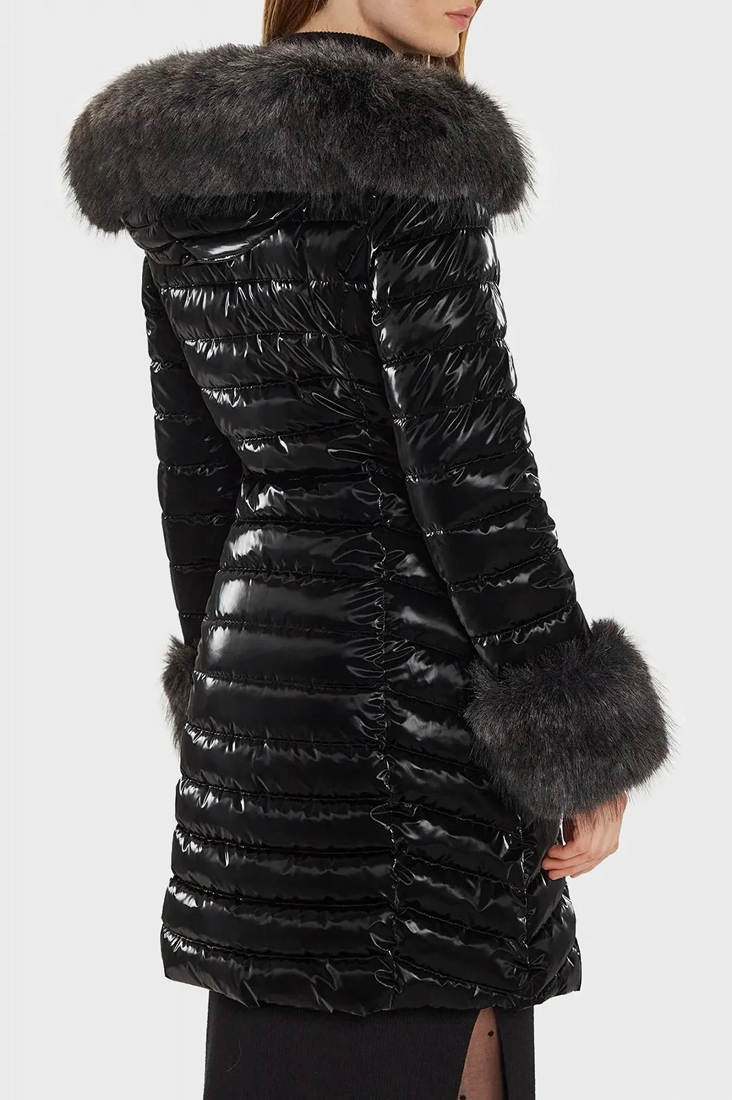 Жіноча куртка Guess by Marciano Janis Чорний - 42, фото №3 Жіноча куртка Guess by Marciano Janis Чорний - 42, фото №3