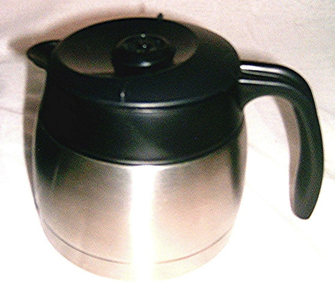 Капельная кофеварка Quigg KM 26009 с термокувшином из нержавеющей стали, фото №2