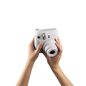 Фотоаппарат мгновенной печати Fujifilm INSTAX Mini 12 Clay-White Белый synthetic.ua - Фото 1