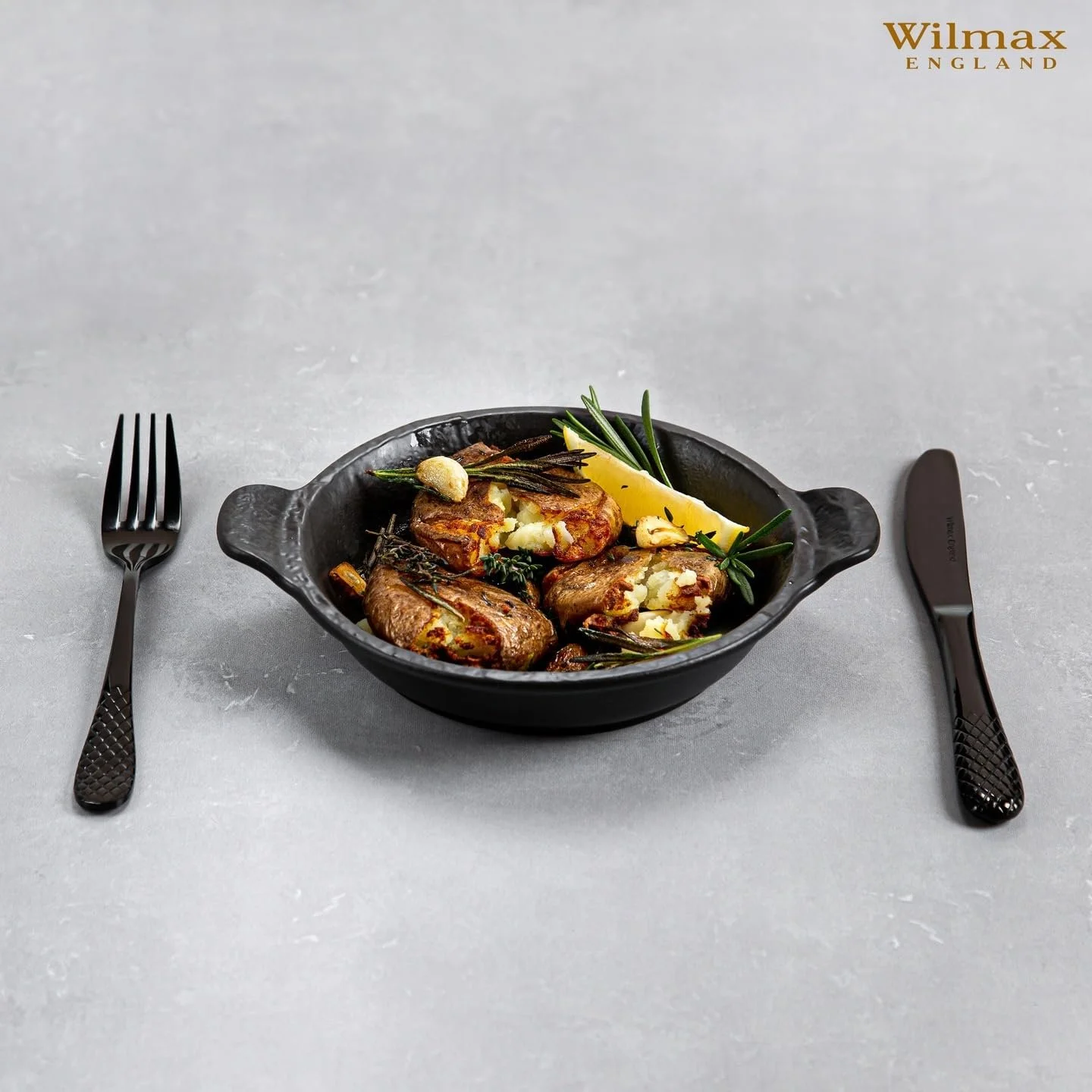 Форма для запекания Wilmax Плоская 800 мл круглая фарфоровая ручной глазуровки Черная, фото №8 Форма для запекания Wilmax Плоская 800 мл круглая фарфоровая ручной глазуровки Черная, фото №8