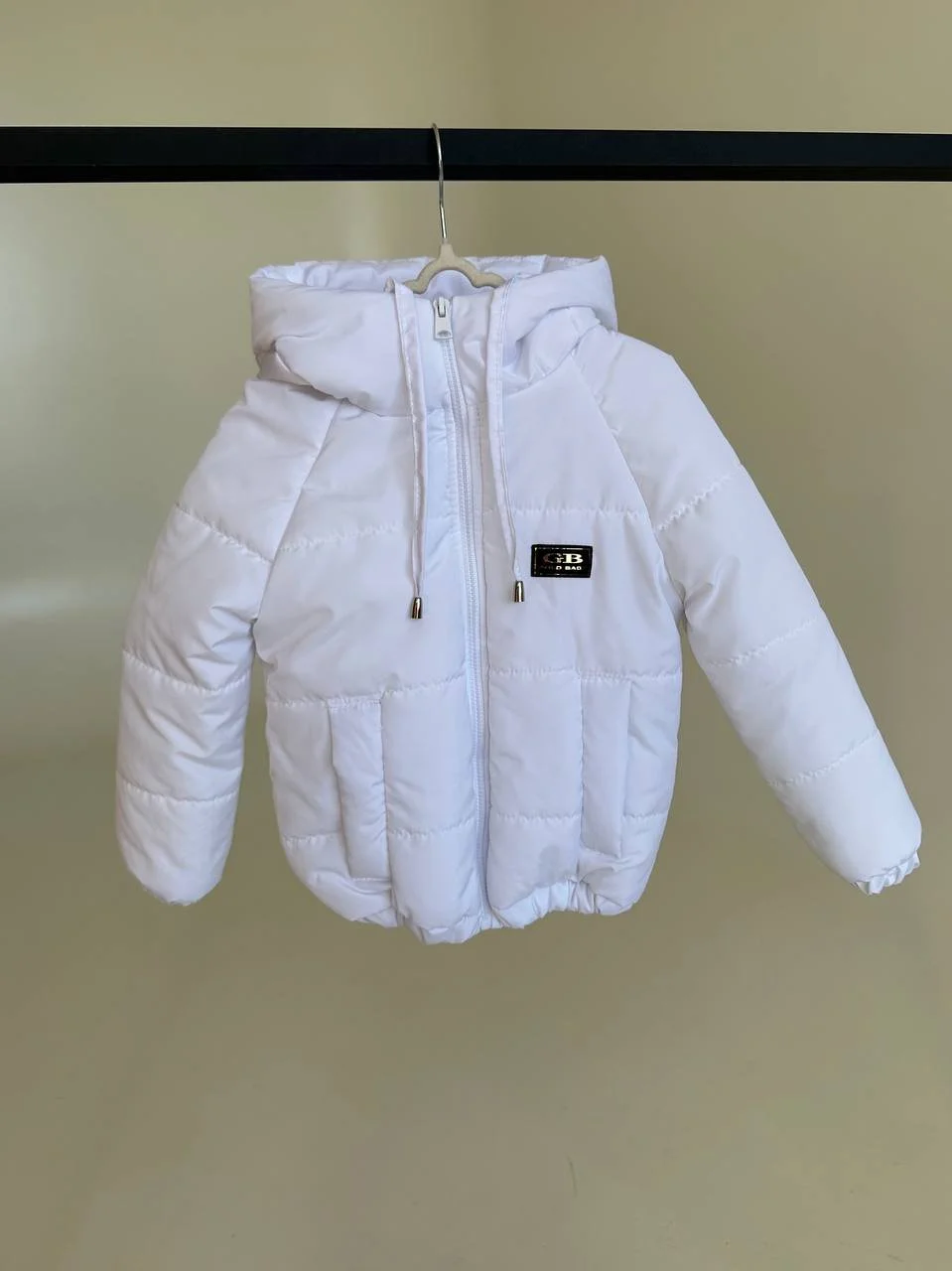 Дитяча демісезонна курточка з капюшоном від 74 до 158 розмір, весна/осінь матова біла, фото №1