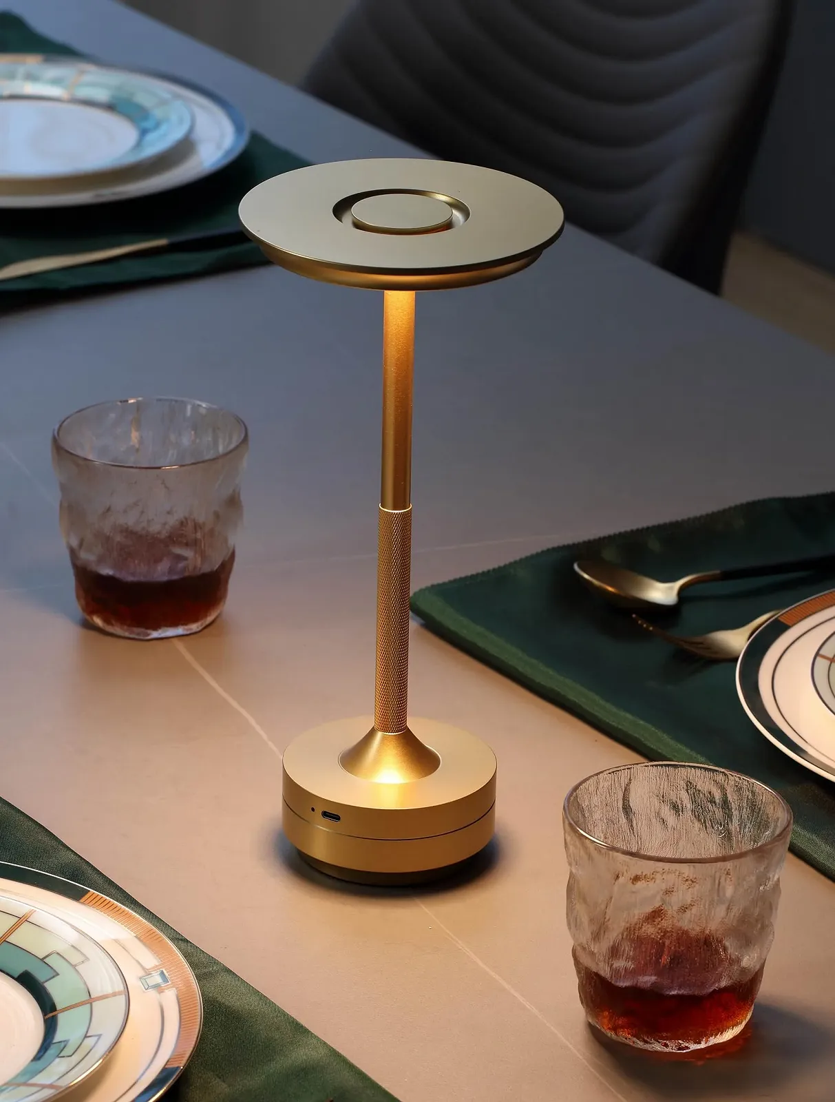 Настільна лампа EPIC LED акумуляторна сенсорна золота, фото №6