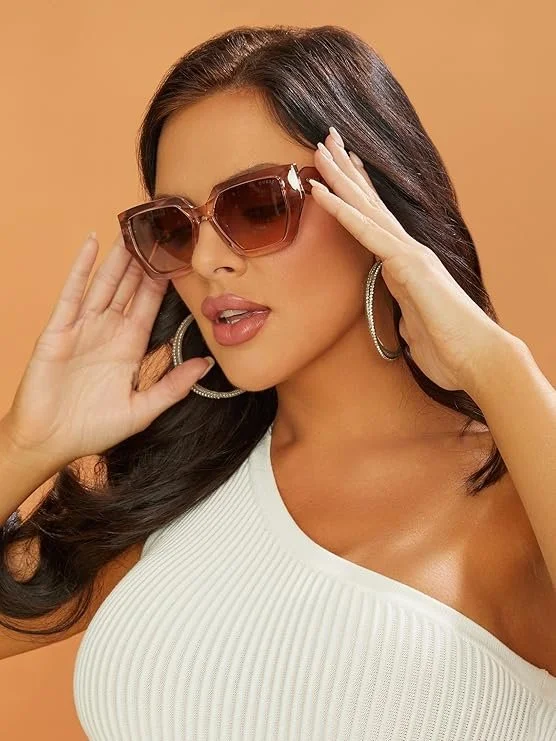 Солнцезащитные очки Guess GU7896 47F / Геометрическая оправа / Градиентные линзы / Защита UV400 / Светло-коричневая, фото №4