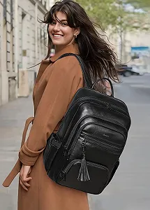 Рюкзак для ноутбука Shrrie 17" 28 л Vegan Leather USB Black цена на synthetic.ua - Фото 1 Рюкзак для ноутбука Shrrie 17" 28 л Vegan Leather USB Black synthetic.ua - Фото 1