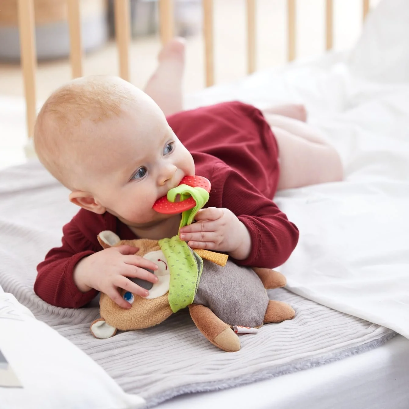 Іграшка HABA Explorer Ведмідь М'яка для Немовлят з Гризунком, фото №4