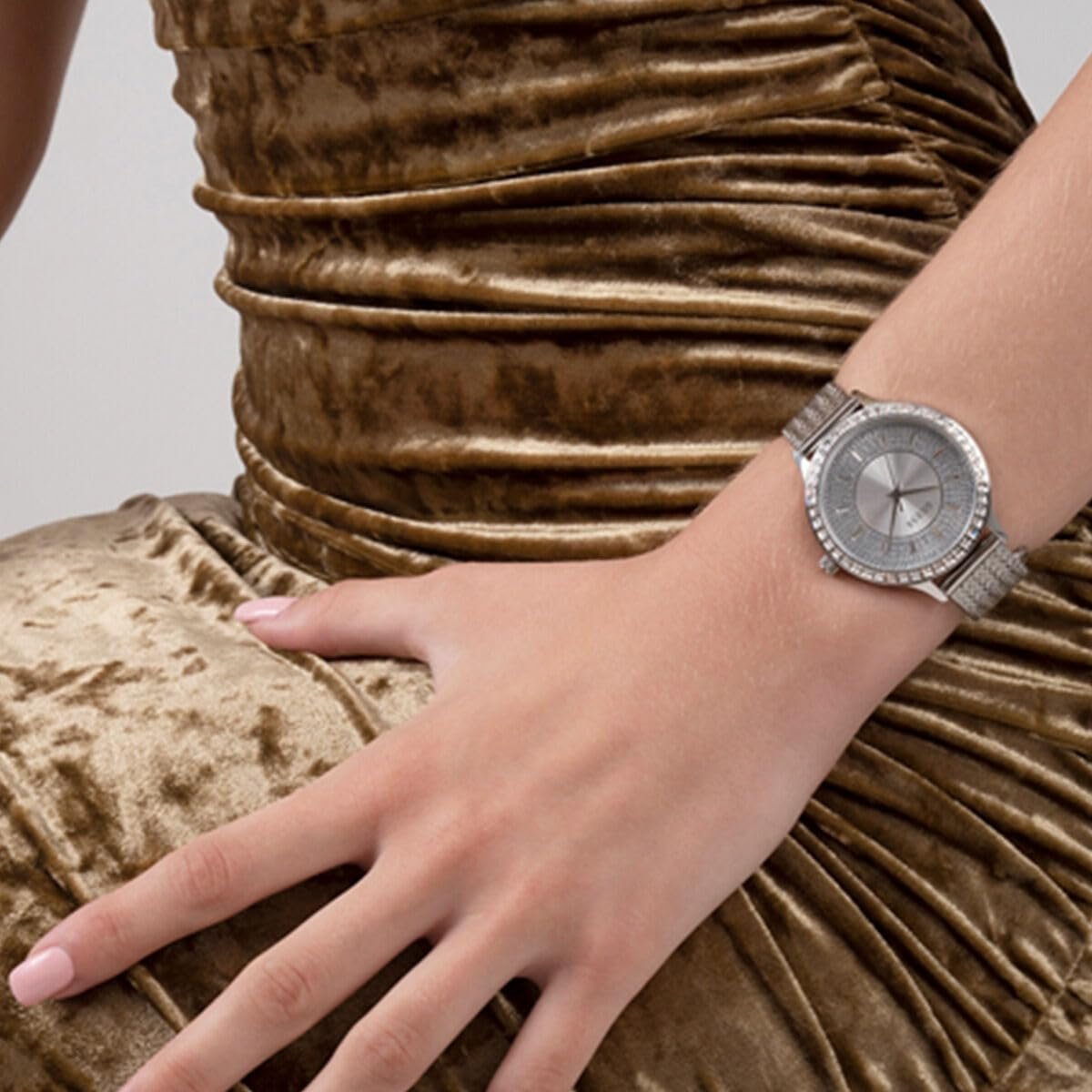 Часы наручные Guess серебристые сетчатые аналоговые, фото №6