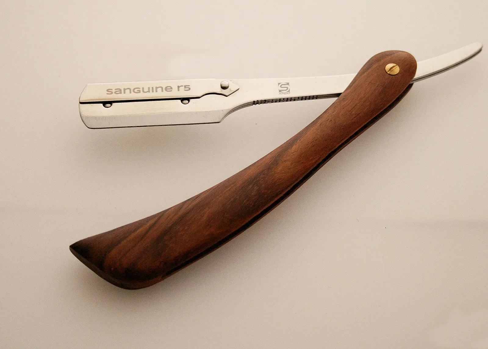 Опасная бритва шаветта Pure Wood coolcut Wood-r5 Дерево с лезвиями и чехлом, фото №4 Опасная бритва шаветта Pure Wood coolcut Wood-r5 Дерево с лезвиями и чехлом, фото №4