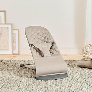 Шезлонг дитячий BabyBjorn Bouncer Bliss Woven /від народження до 2 років / до 13 кг / природне заколисування / Пісочно-Сірий synthetic.ua - Фото 1