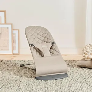Шезлонг детский BabyBjorn Bouncer Bliss Woven / от рождения до 2 лет / до 13 кг / естественное укачивание / Песочно-Серый synthetic.ua - Фото 1