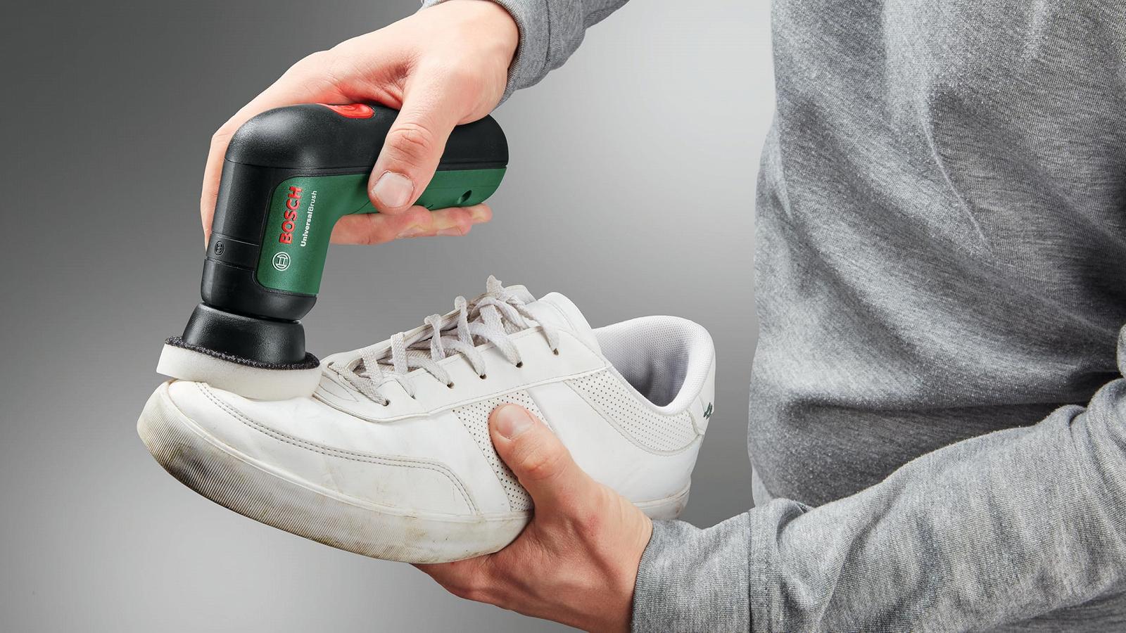 Электрическая щетка Bosch UniversalBrush 3.6 V с зарядным устройством и 4 насадками, фото №3