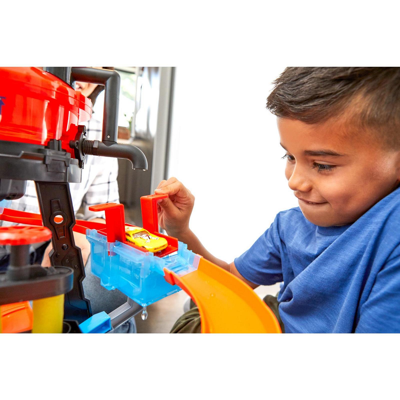 Игровой набор Трек Измени цвет Водонапорная башня взрыв цветов Hot Wheels Ultimate Gator Car Wash Play Set with Color Shifters, фото №3 Игровой набор Трек Измени цвет Водонапорная башня взрыв цветов Hot Wheels Ultimate Gator Car Wash Play Set with Color Shifters, фото №3