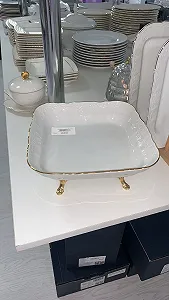 Глубокая тарелка на золотых ножках, 24 х 24 см, из фарфора Bernadotte - Фото 1