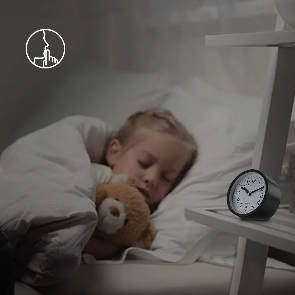Аналоговий кварцовий будильник DreamSky Чорний, 10 см, з нічником, функцією повтору сигналу, фото №6