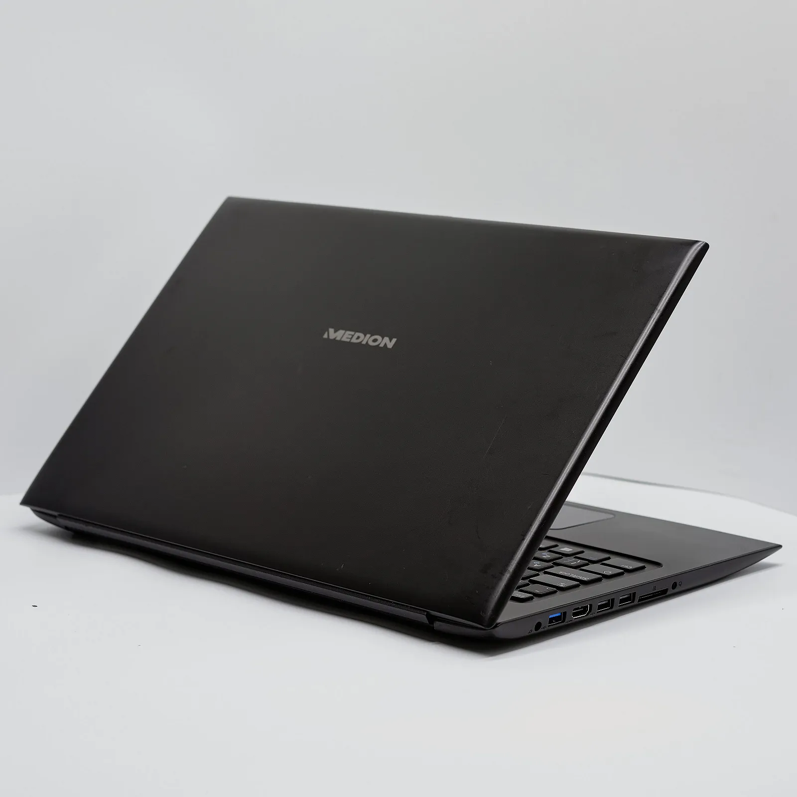 Ноутбук 15.6" Medion (Lenovo Group) Akoya S6219 Intel RAM 4 ГБ SSD 256 ГБ IPS FullHD б/в Win10 (4861), фото №1