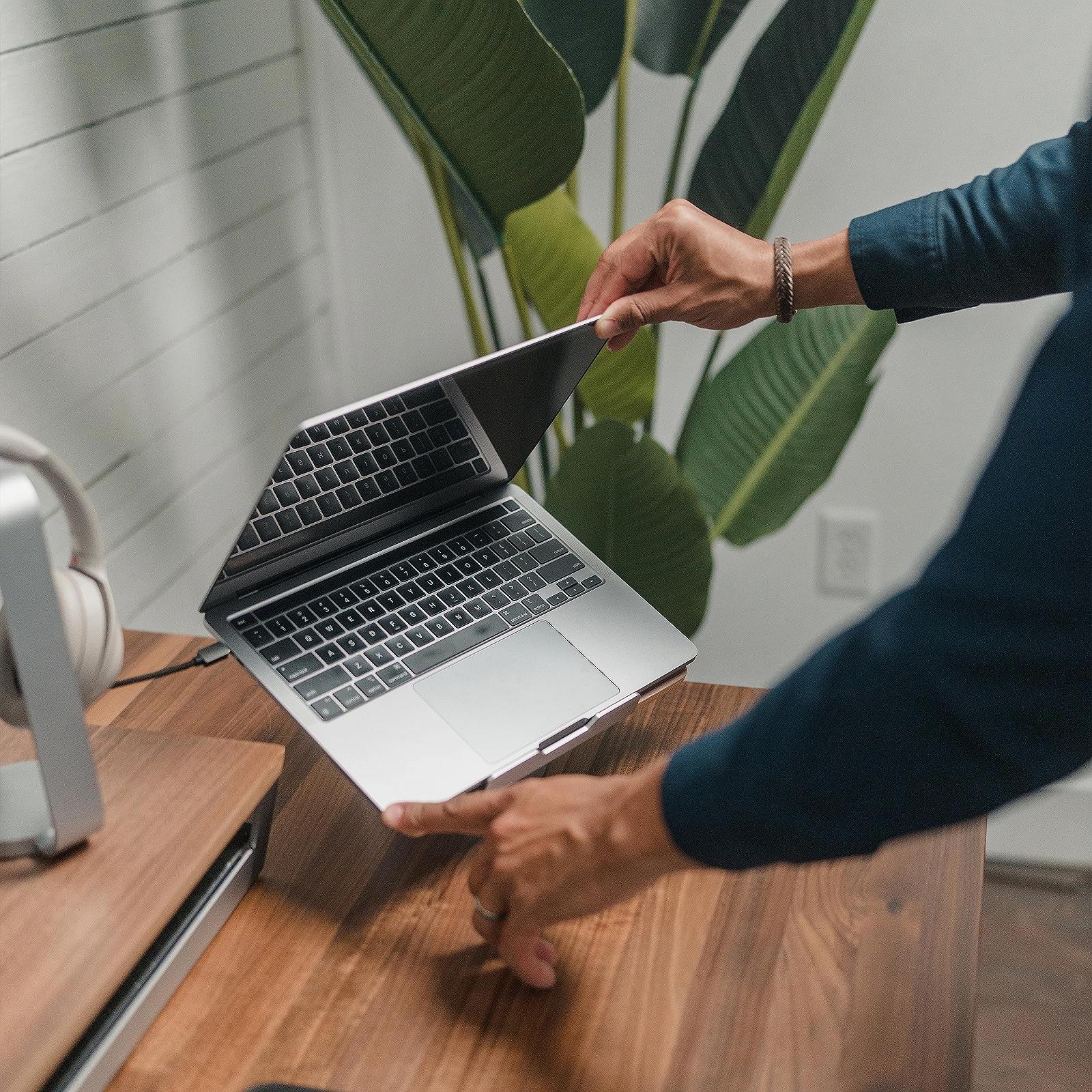 Подставка для ноутбука HumanCentric, алюминий, серый, черный, орех, дерево, фото №8