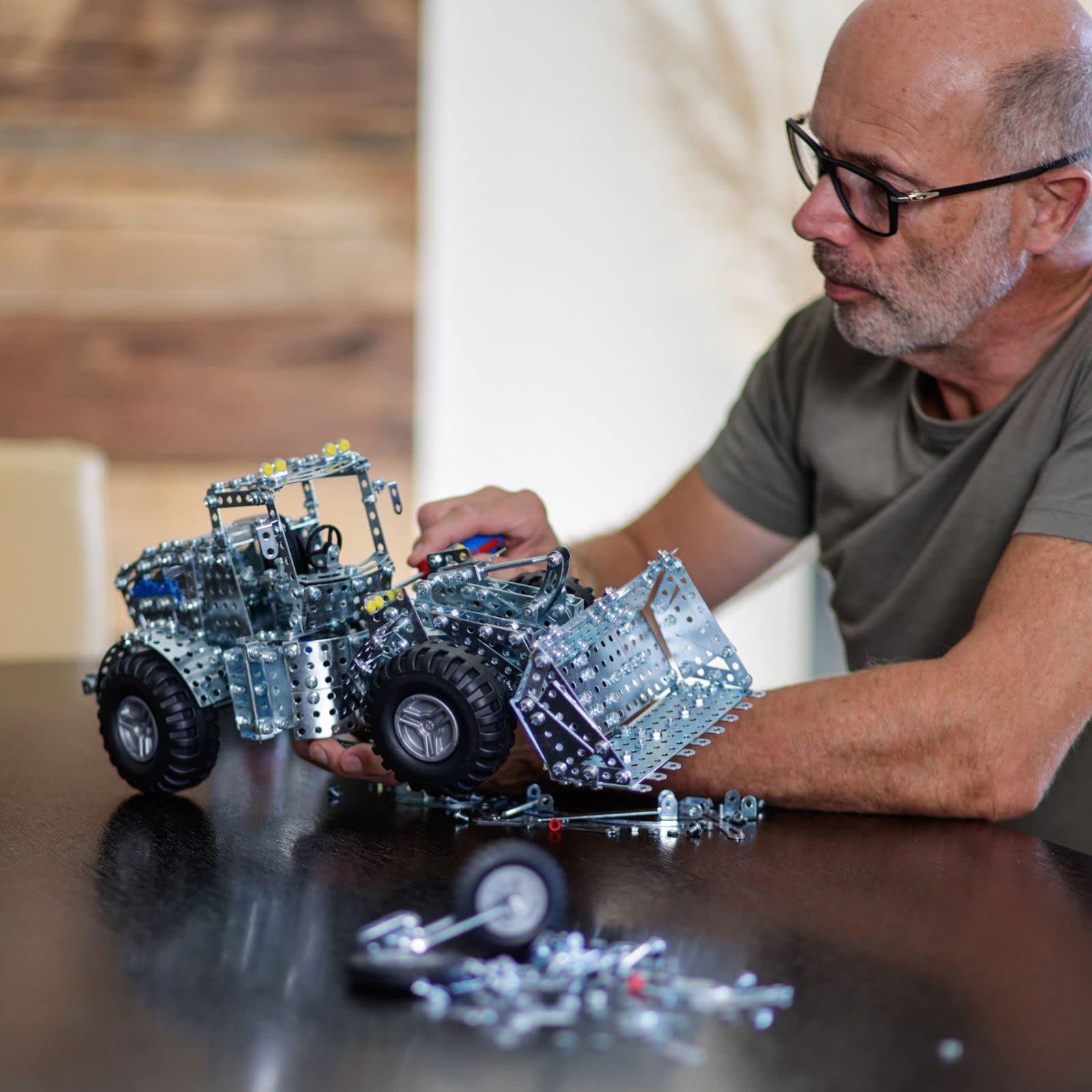 Набір Eitech 00330 Металевий Конструктор Навантажувач 1500 Частин 43 см, фото №7 Набір Eitech 00330 Металевий Конструктор Навантажувач 1500 Частин 43 см, фото №7