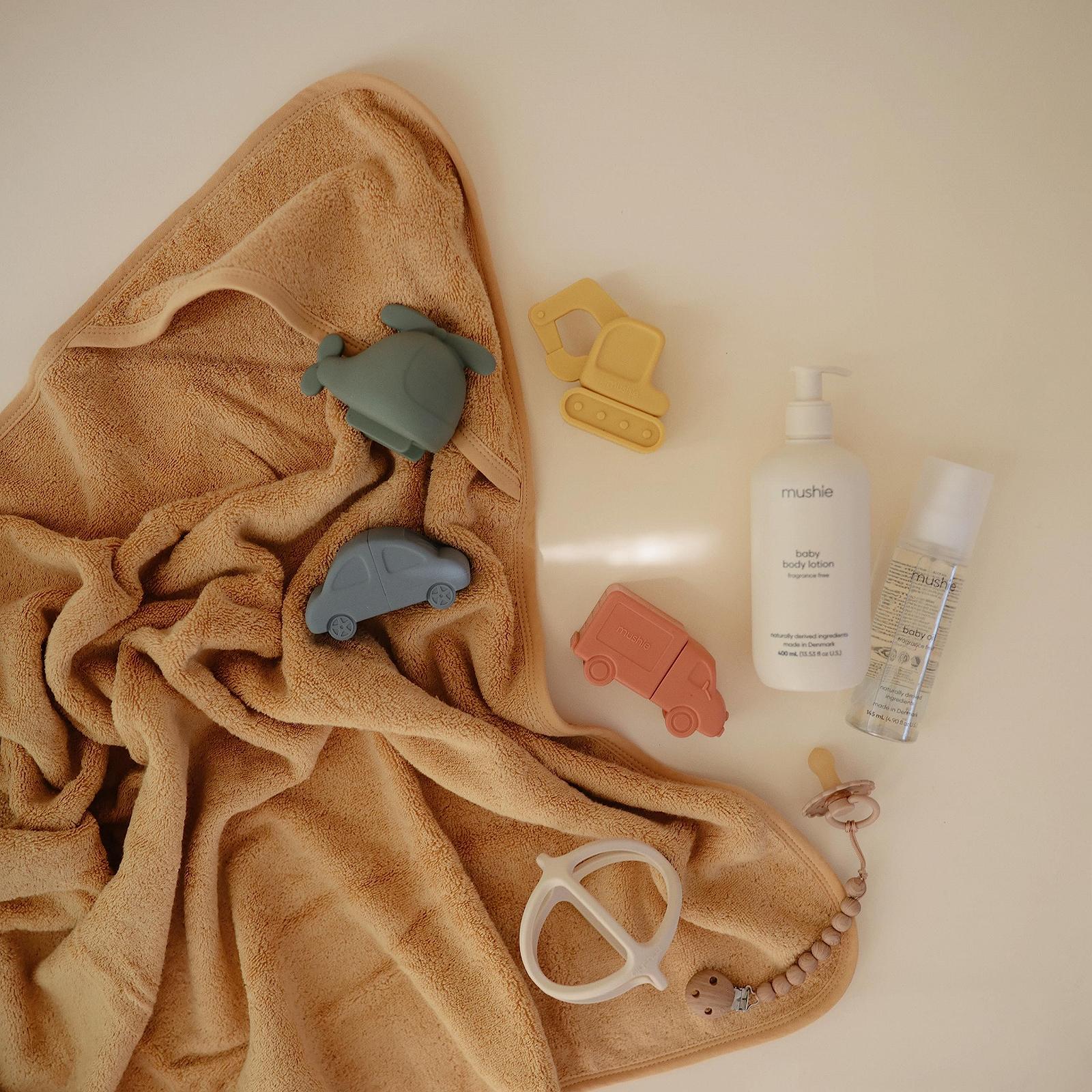 Іграшка для ванни Mushie Силіконові транспортні засоби, набір 4 шт (гелікоптер, автомобіль, вантажівка та екскаватор), фото №3