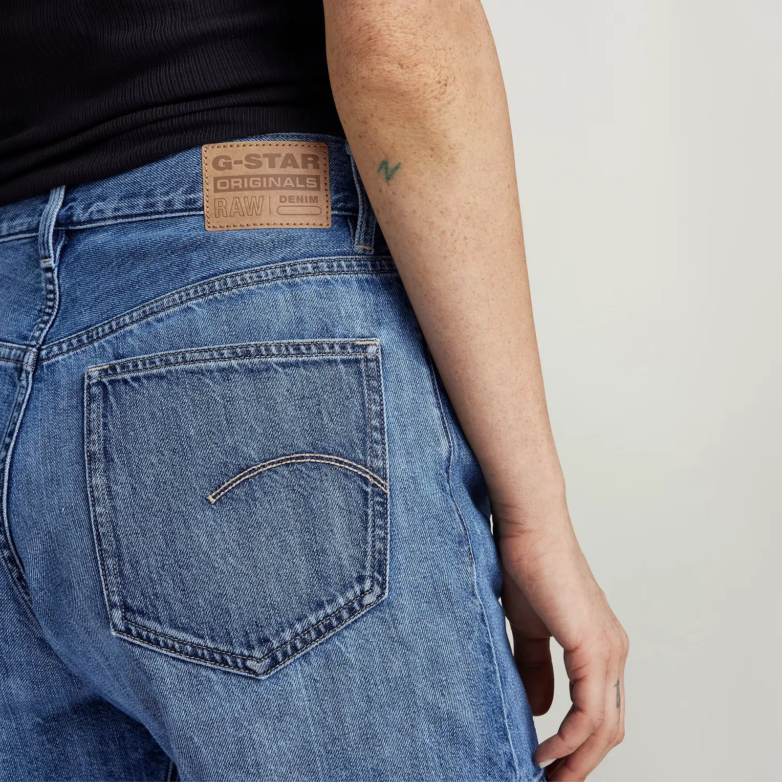 Жіночі джинсові шорти G-Star RAW High Shorts Clean Edge - 27, фото №3 Жіночі джинсові шорти G-Star RAW High Shorts Clean Edge - 27, фото №3