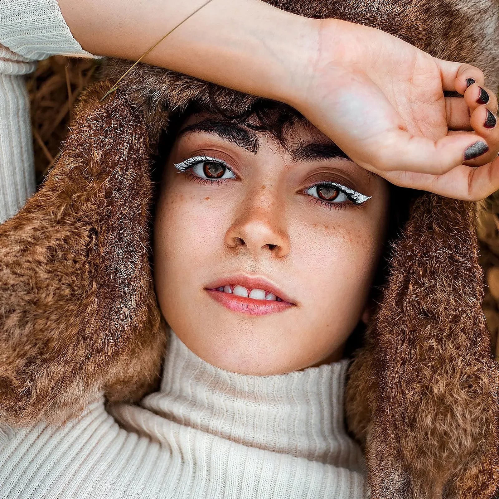 Олівець для очей Lurrose Водостійкий, що витягує лінію, стійкий, фото №5 Олівець для очей Lurrose Водостійкий, що витягує лінію, стійкий, фото №5