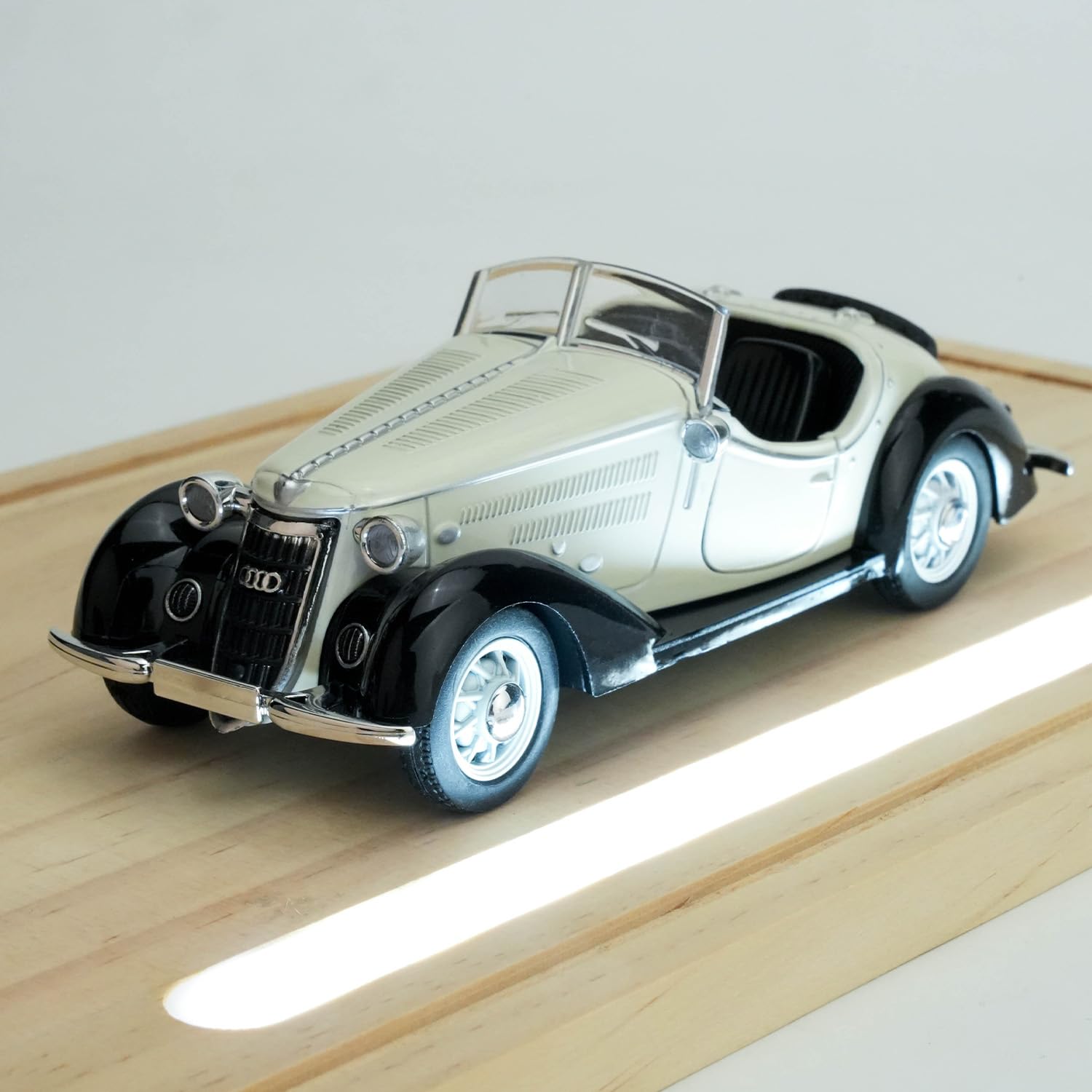 Модель TGRCM-CZ Audi Wanderer W25k Roadster Игрушечная Машинка, Цинковый Сплав Инерционная с Звуком и Светом (Белый), фото №6