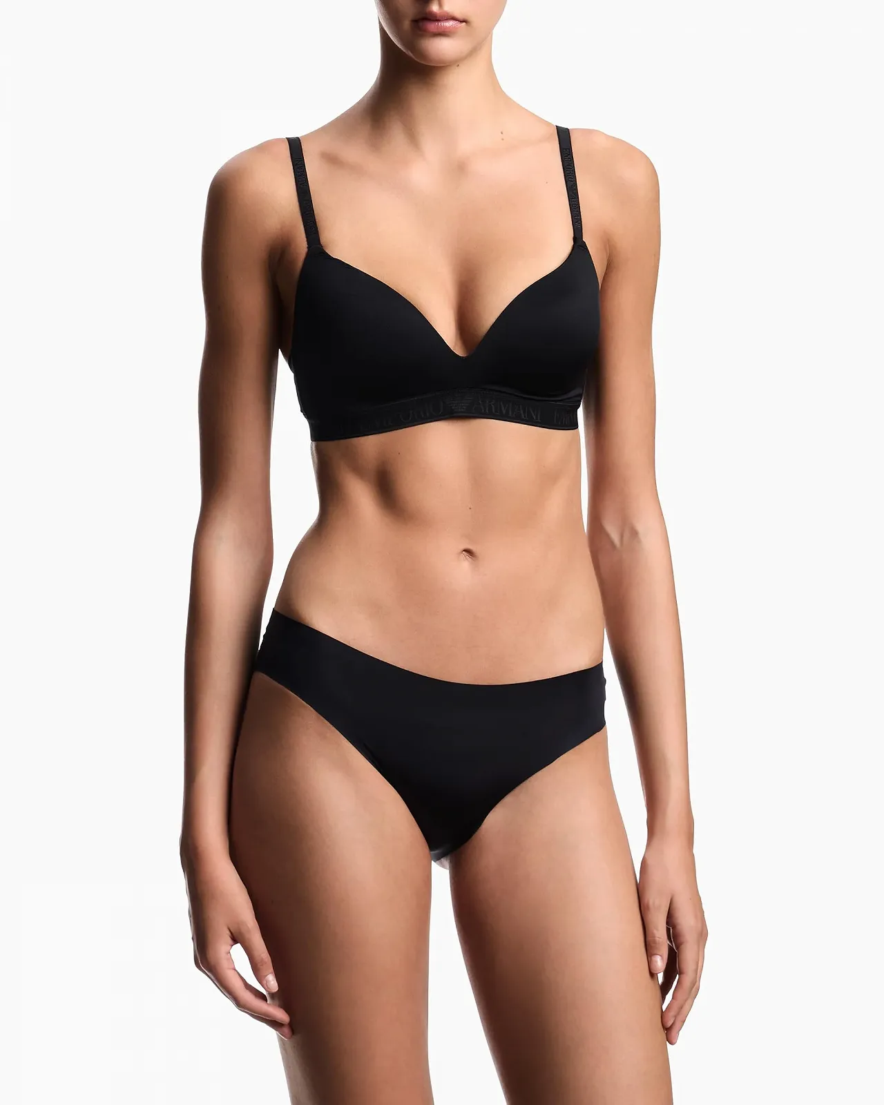 Бюстгальтер Emporio Armani Padded Triangle Bra з ущільненими чашками, фото №3 Бюстгальтер Emporio Armani Padded Triangle Bra з ущільненими чашками, фото №3