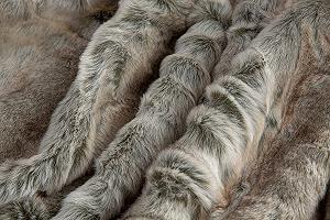 Одеяло JotCo Серый волк, серо-бежевый, из искусственного меха (одеяло из искусственного меха 170 x 220 см) synthetic.ua - Фото 1