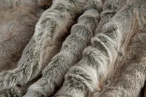 Покривало JotCo Сірий вовк, сіро-бежевий, зі штучного хутра (Покривало зі штучного хутра 170 x 220 см) synthetic.ua - Фото 1