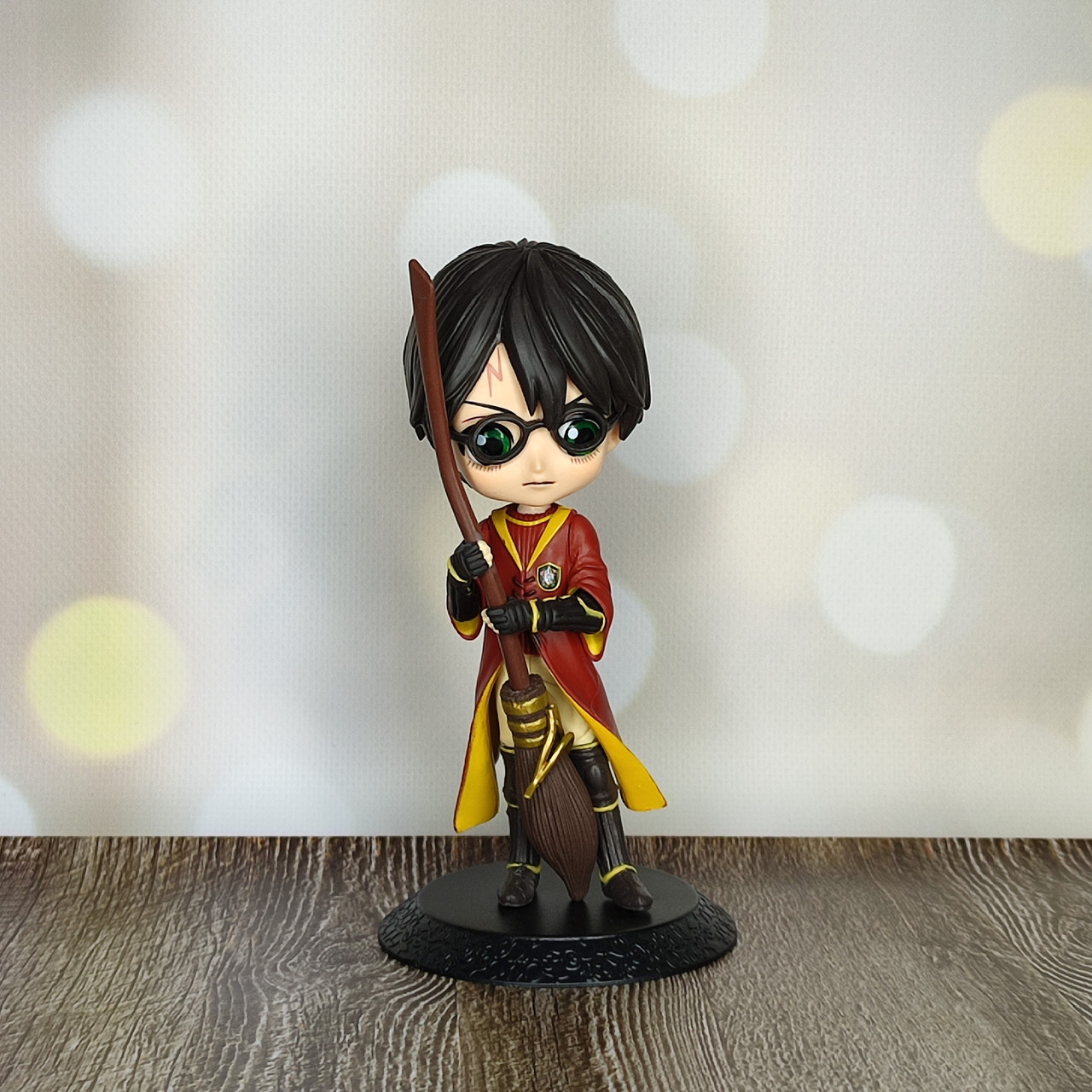 Фигурка статуэтка на подставке Гарри Поттер с метлой Harry Potter, фото №1 Фигурка статуэтка на подставке Гарри Поттер с метлой Harry Potter, фото №1