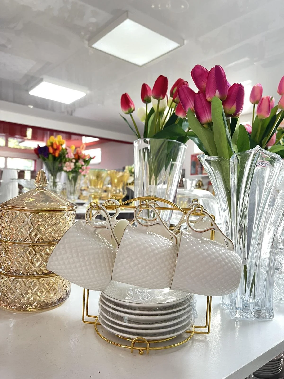 Порцеляновий чайний сервіз 6 персон на золотій підставці, фото №2