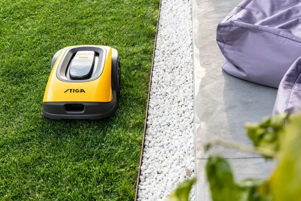 Газонокосилка-робот Stiga G 600 / Аккумуляторная / 90 мин работы / Bluetooth / до 600 м² / 18 см ширина кошения / Серо-Желтый, фото №13 Газонокосилка-робот Stiga G 600 / Аккумуляторная / 90 мин работы / Bluetooth / до 600 м² / 18 см ширина кошения / Серо-Желтый, фото №13